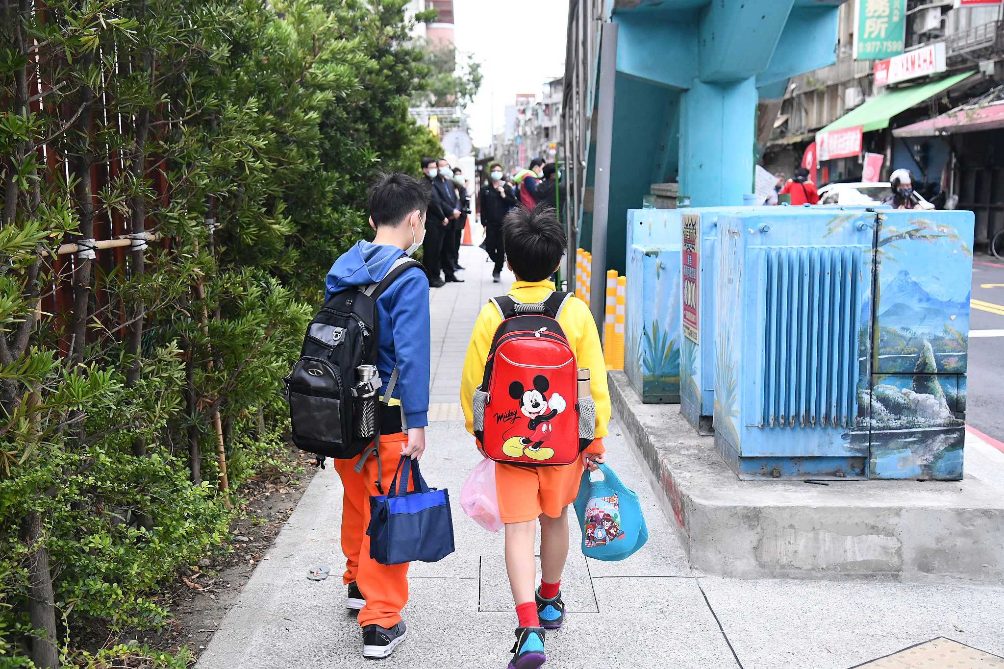 新北市三重國小通學廊道改善計畫完工，給孩子安心上學路。